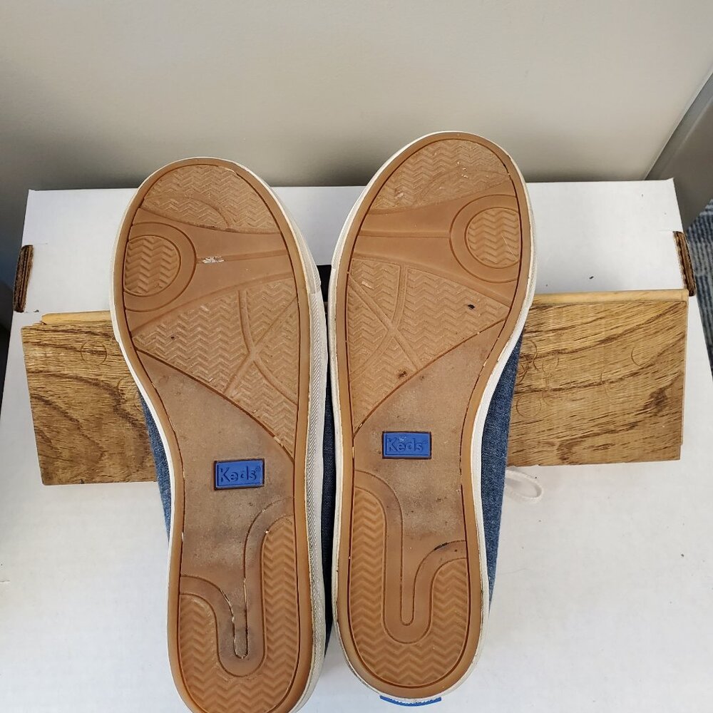 Keds Center III Chambray Sneakers in blue. Women's Size 8 Wide. Sporty & Casual - Picture 2 of 6